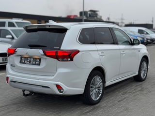 Mitsubishi Outlander foto 3