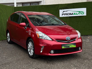 Toyota Prius v foto 3