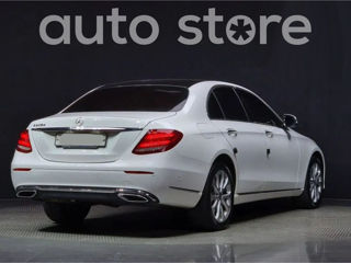 Mercedes E-Class foto 2