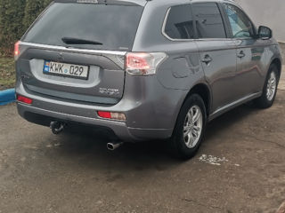 Mitsubishi Outlander foto 3