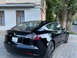 Tesla Model 3 foto 6