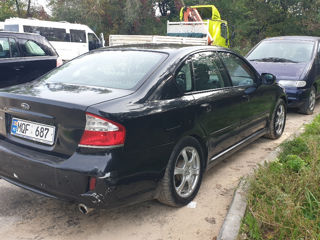 Subaru Legacy foto 4