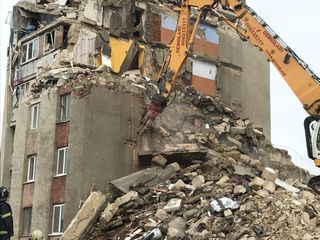 Servicii Bobcat evacuare incarcare deseurii Si Demolarii foto 8