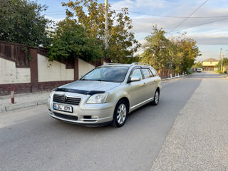 Toyota Avensis foto 2