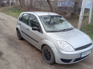 Ford Fiesta foto 6