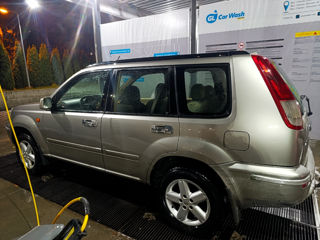 Nissan X-Trail foto 2