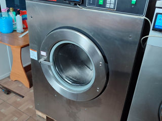 Mașina de spălat profesionala foto 1