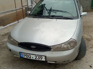 Ford Mondeo foto 8