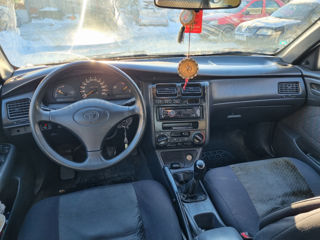 Toyota Carina foto 8