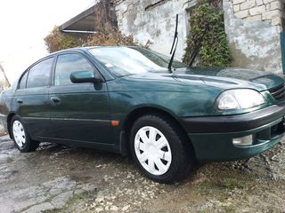 Toyota Avensis foto 3