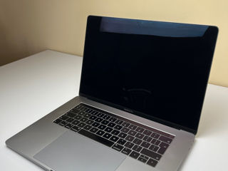 MacBook Pro 15 2018 i7/32/512/rx560x