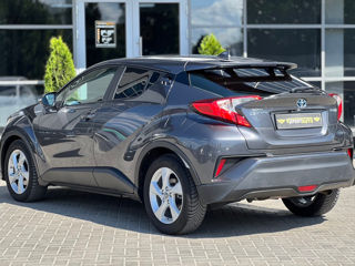 Toyota C-HR foto 4