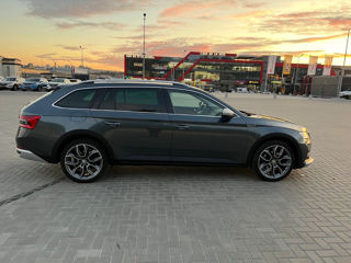 Skoda Superb foto 2