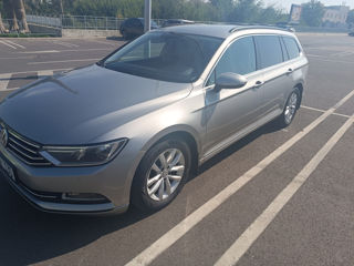 Volkswagen Passat foto 1