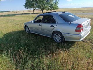 Mercedes C-Class foto 4