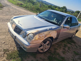 Mercedes E-Class foto 3