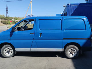 Toyota Hiace foto 4