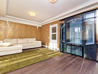 Apartament cu 2 camere, 70 m², Centru, Chișinău foto 4