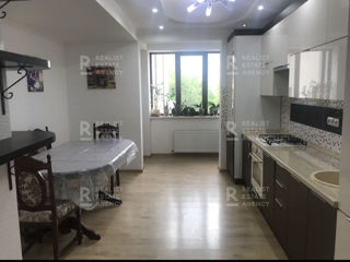 Apartament cu 2 camere, 75 m², Centru, Chișinău foto 5