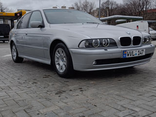 BMW 5 Series foto 2