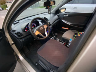 Hyundai Accent foto 7