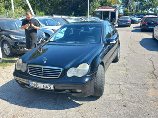 Mercedes C-Class foto 4