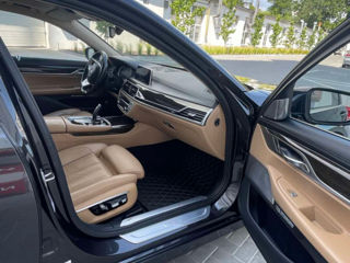 BMW 7 Series foto 7