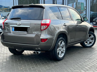 Toyota Rav 4 foto 4