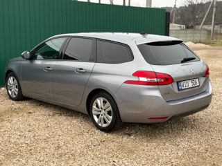 Peugeot 308 foto 2