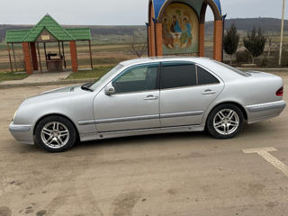 Mercedes E-Class foto 5