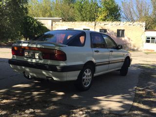 Mitsubishi Galant foto 3