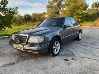 Mercedes Series (W124) foto 4