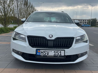 Skoda Superb foto 2