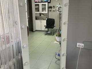 Зеркало для макияжа в салон кабинет