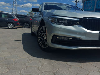 BMW 5 Series foto 2