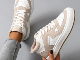Two Tone High Top Lace-up Front Skate Shoes