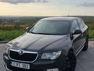 Skoda Superb foto 1