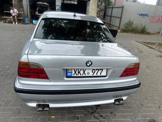 BMW 7 Series foto 3