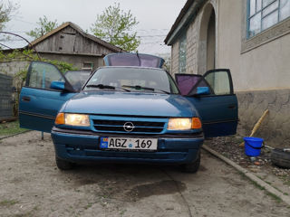 Opel Astra foto 2