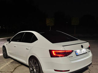 Skoda Superb foto 4