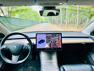 Tesla Model 3 foto 9