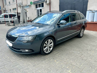 Skoda Superb foto 2