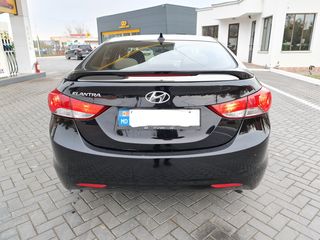 Hyundai Elantra foto 5