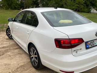 Volkswagen Jetta foto 5