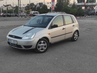 Ford Fiesta foto 3