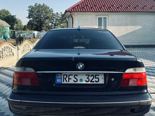 BMW 5 Series foto 4