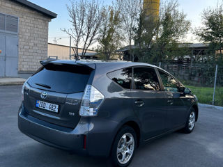 Toyota Prius + foto 2