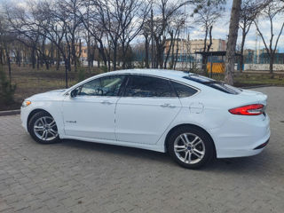 Ford Fusion foto 4