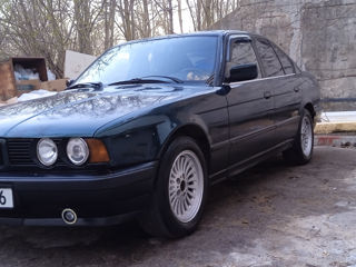 BMW 5 Series foto 10