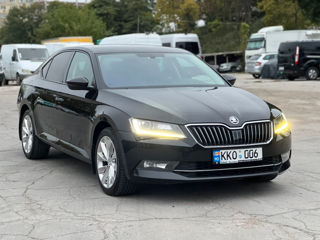 Skoda Superb foto 2